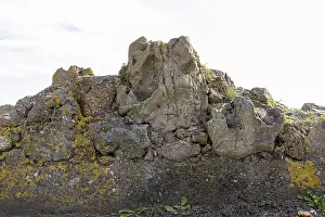 Welsh Coastline Drucke: Wall on the beach, Mumbles Head