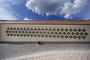 Second World War Memorial Drucke: Wall with commemorative plaques of the fallen in the Second World War