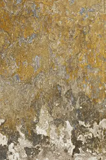 Deserted Wall Background Drucke: Wall with layers of old paint and plaster