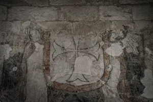 Gerahmter Druck : Wandmalerei mit einem Templerkreuz. Gerahmter Druck : Wandmalerei mit einem Templerkreuz.