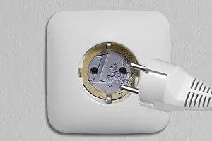 Euro Coin Savings Drucke: Wall socket and plug, euro coin