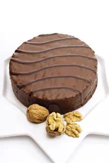 Christmasy Sweets Drucke: Walnut cake with chocolate icing