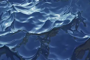 High Quality 3d Rendering Drucke: Water background 3d render. Deep blue with waves