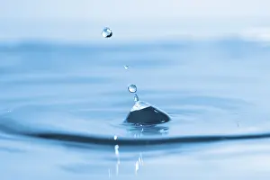 Clear Drinking Water Drucke: Water drop