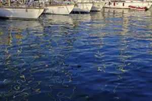 European Water Reflections Drucke: Water reflection at the harbour