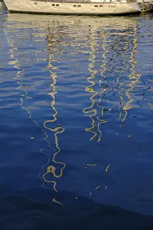 European Water Reflections Drucke: Water reflection at the harbour