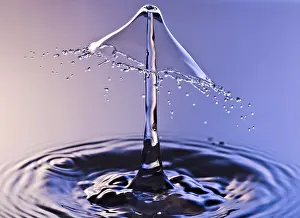 Water Droplet Photography Drucke: Water splashes Macro drop on drop
