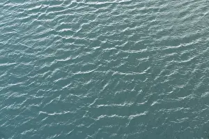 Icelandic Lake Drucke: Water surface, small waves on a lake