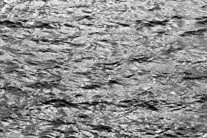 Light Reflection On Water Surface Drucke: Water surface with waves and light reflections