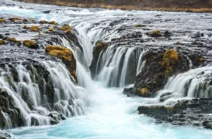 Icelandic National Parks Drucke: Waterfall Bruarfoss in winter, in Selfoss