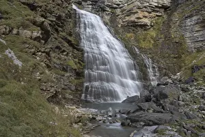 Waterfall In Aragon Spain Drucke: Waterfall, Cascada Cola de Caballo