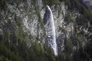 High Tauern National Park Drucke: Waterfall at the Grossglockner