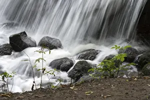 Travel Photography River Scenes Drucke: Waterfall in the park