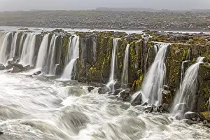 Icelandic National Park Scenery Drucke: Waterfall at a river, cascades