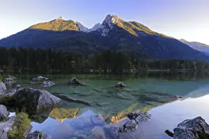 Bavarian Mountain Lake Scenery Drucke: Watzmann reflected in Hintersee