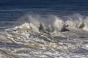 Atlantic Ocean Surf Drucke: Waves in the Atlantic, spray splashes