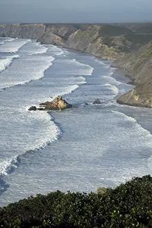 Algarve Coastline Drucke: Waves on the beach at steep coast