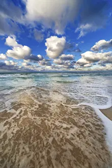 Beach Landscape Photography Drucke: Waves lapping on the sandy beach
