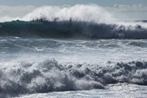 Empty Beaches In Europe Drucke: Waves on the ocean off Madeira
