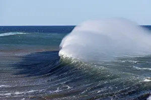 European Ocean Views Drucke: Waves on the ocean off Madeira