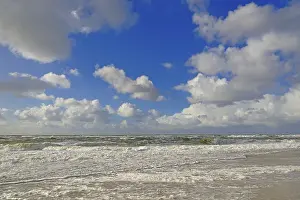 North Sea Coastline Drucke: Waves running out at the sandy beach