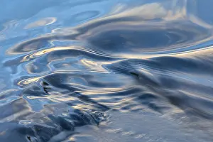 Nordic Abstract Photography Drucke: Waves in a stream, abstract, Norrbotten