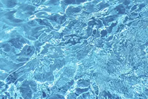 Deserted Swimming Pool Drucke: Wavy blue water surface with reflections