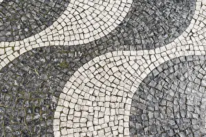 Rossio Lisbon Portugal Drucke: Wavy pattern in pavement, black and white