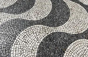 Rossio Lisbon Portugal Drucke: Wavy pattern in pavement, black and white