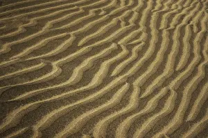 High Angle View Of Sand Dunes Drucke: Wavy structures in the sand, dunes of Maspalomas