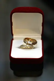 Marriage Proposal Drucke: Wedding rings in red box