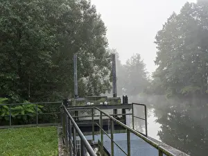 Brandenburg Waterway Drucke: Weir and lock on the river Spree