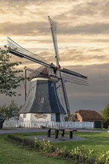 Drucke von Werdumer Mühle, Erdholländer, Werdum, Niedersachsen, Deutschland Niedersachsen Drucke: Werdumer Mühle, Erdholländer