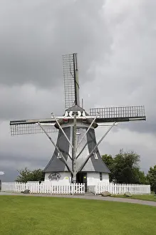 Northern Germany Tourist Attraction Drucke: Werdumer Muhle, Werdum, windmill