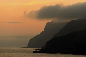 Atmospheric Evening Sky Shot Drucke: West coast in the evening light