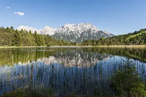 Western Karwendelspitze Reflection Drucke: Western Karwendelspitze is reflected in the Luttensee
