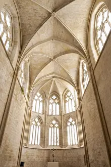 Drucke von Weiße Alabasterfenster, Apsis der Hauptnave, Kloster Santa Maria de San Salvador de Canas, Canas, La Rioja, Spanien Weiße Alabasterfenster El Salvador Drucke: Weißer Alabaster, Apsis der Hauptnave.
