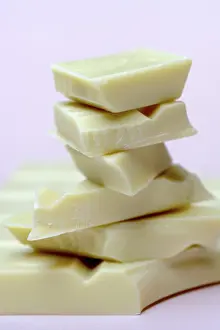 Indulgence Food Images Drucke: White chocolate, chocolate chips