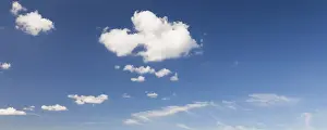 Blue Sky Drucke: White clouds, blue sky