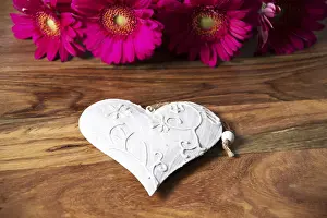 Decorative Heart Shape Drucke: White heart