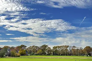 White Cloud Formation Drucke: White medium-height clouds Altocumulus