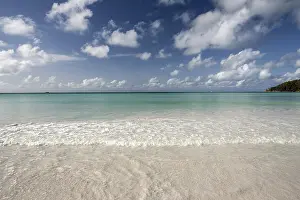 Sandy Ocean Beach Vacation Drucke: White sandy beach Anse Volbert