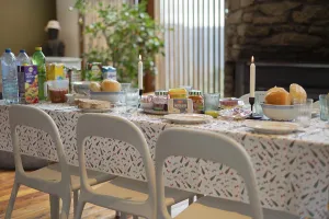 Wooden Floor Interior Drucke: White table setting, plastic tablecloth