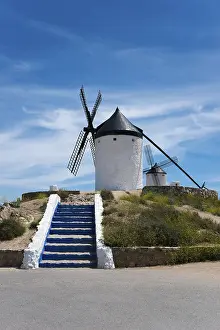 White Windmill Spain Drucke: White windmill against a blue sky