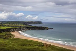 Northern Ireland Beaches Drucke: Whitepark Bay, beach and cliffs
