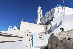 Greek Island Vacation Destination Drucke: Whitewashed architecture in Pyrgos