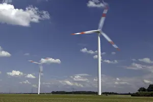 Ecofriendly Wind Turbine Drucke: Wind turbines run