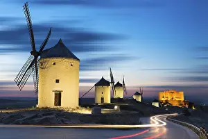 Abandoned Windmill Scene Drucke: Windmills after sunset, Consuegra