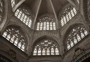 Deserted Sacral Building Drucke: Window detail interior of a Gothic Catholic Cathedral