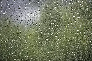Bilder Datiert 27. August 2024: Small raindrops window print